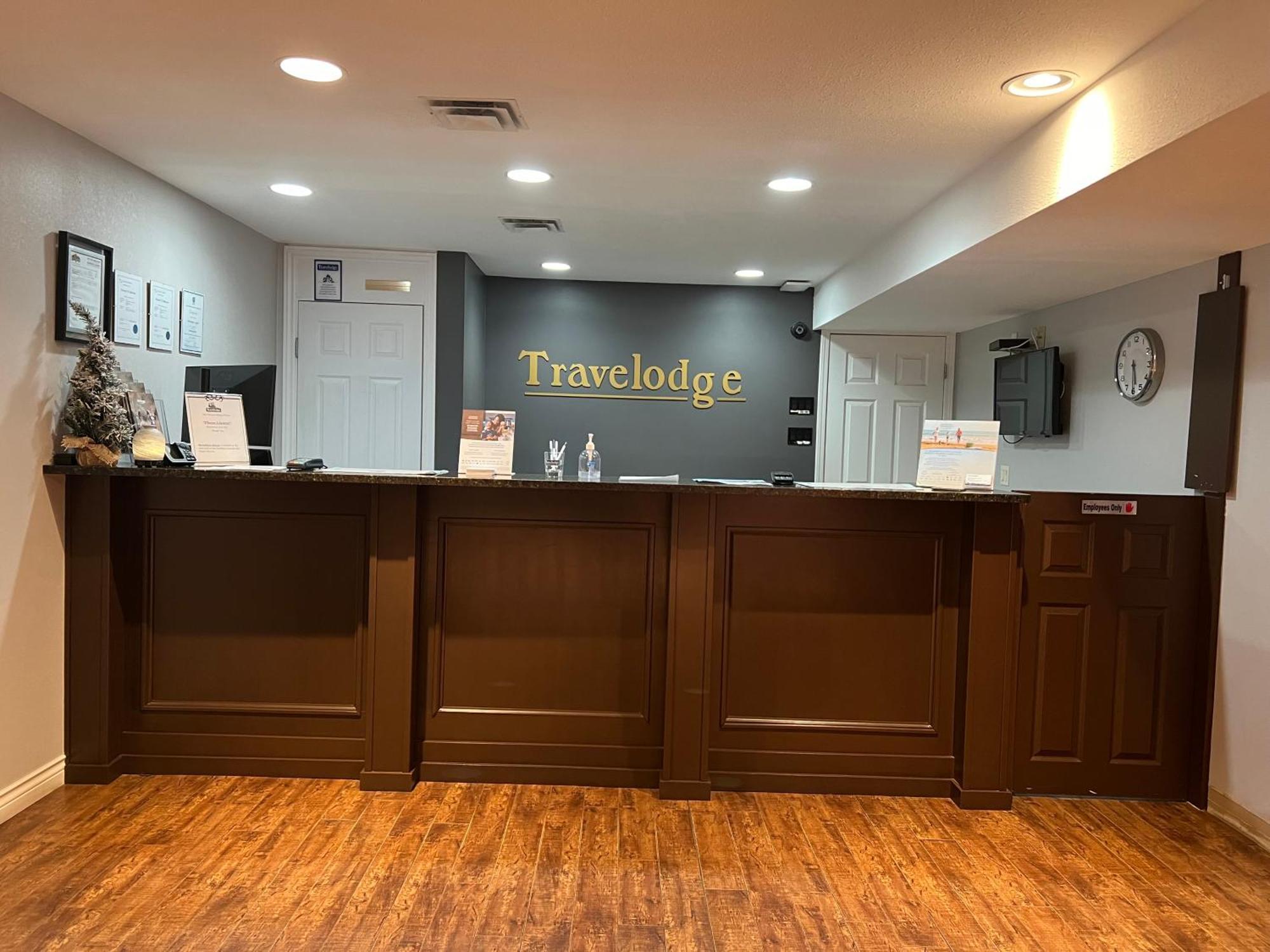 Travelodge By Wyndham Kamloops Mountview Zewnętrze zdjęcie