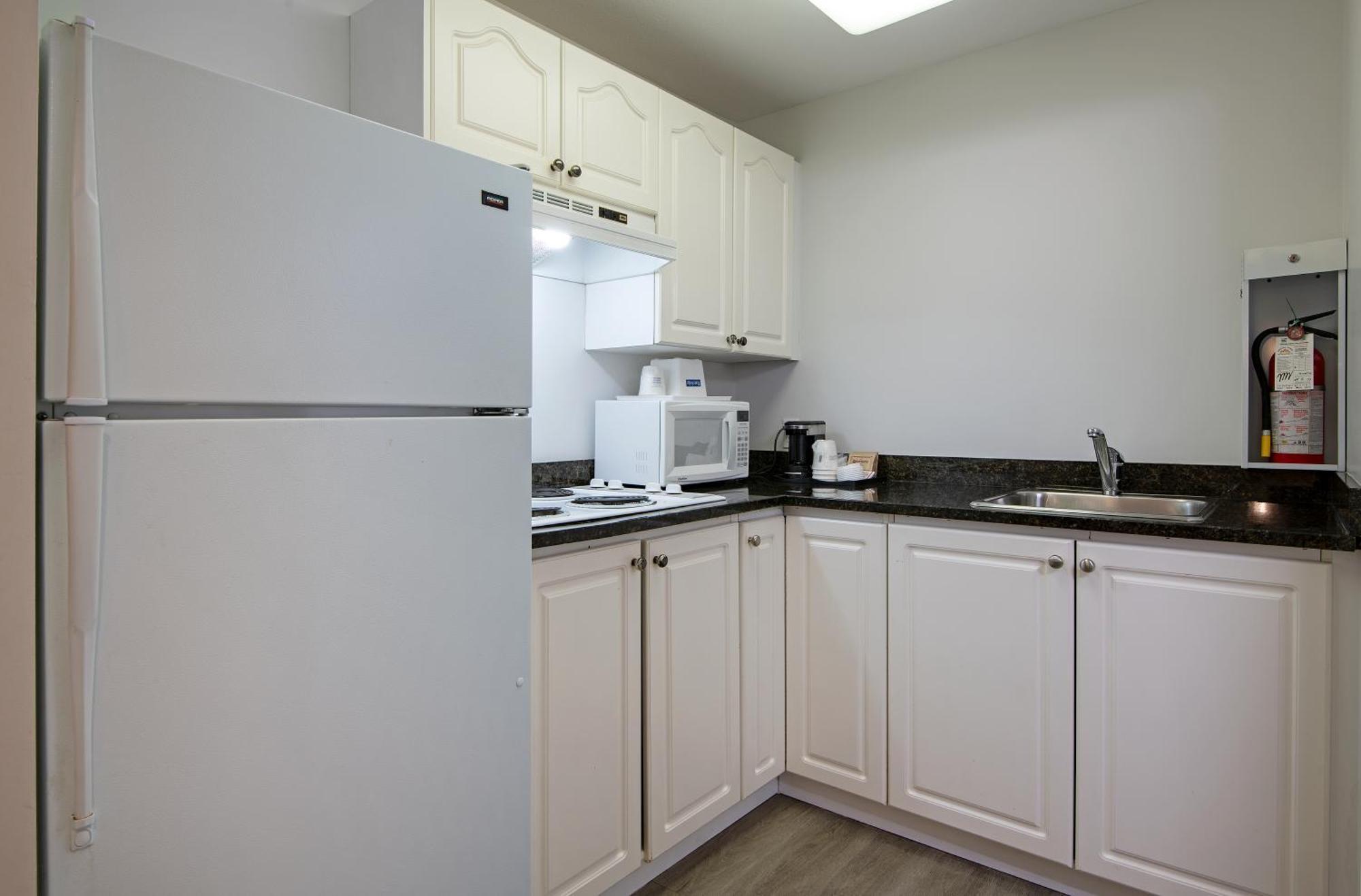 Travelodge By Wyndham Kamloops Mountview Zewnętrze zdjęcie