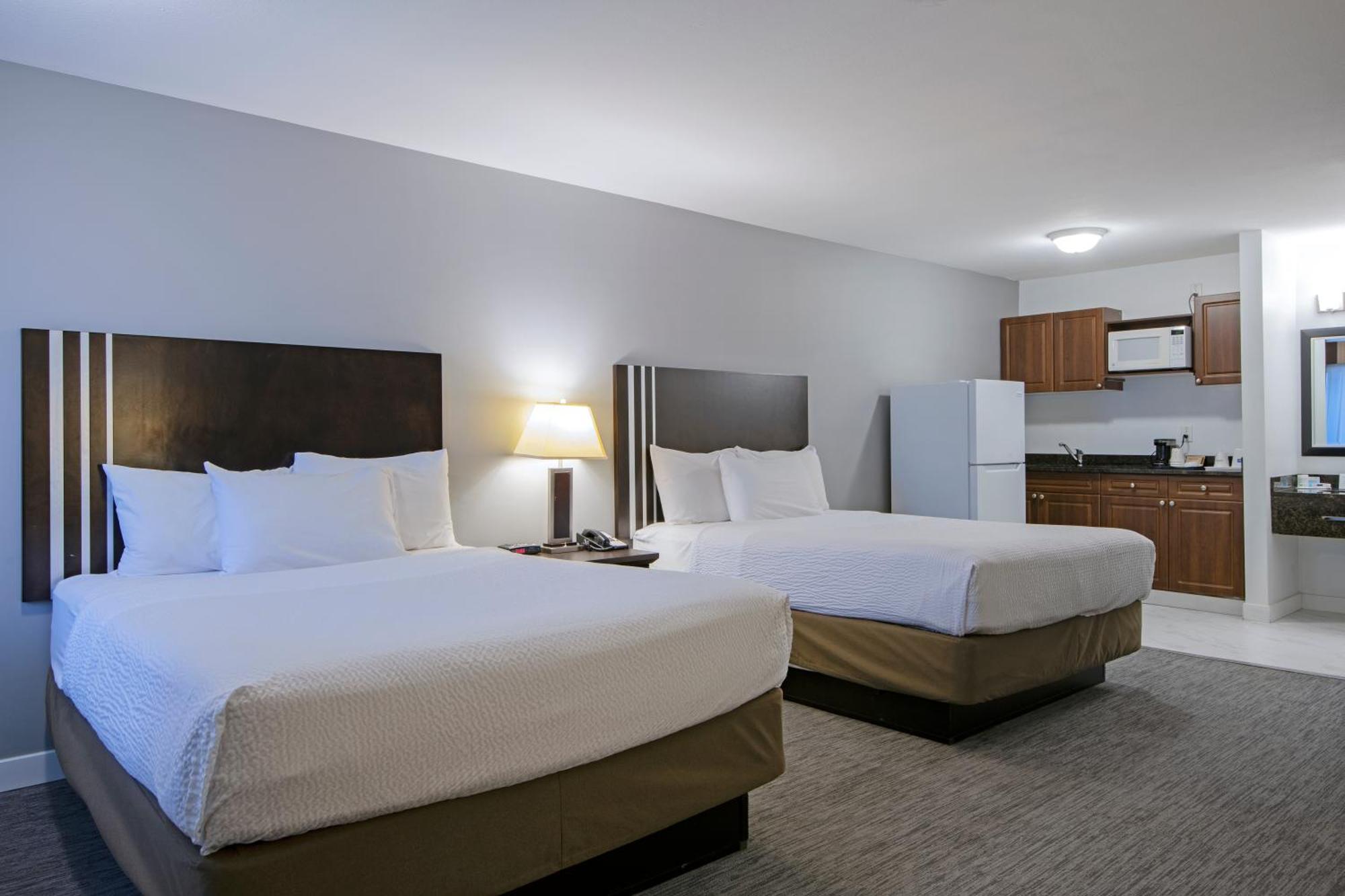 Travelodge By Wyndham Kamloops Mountview Zewnętrze zdjęcie