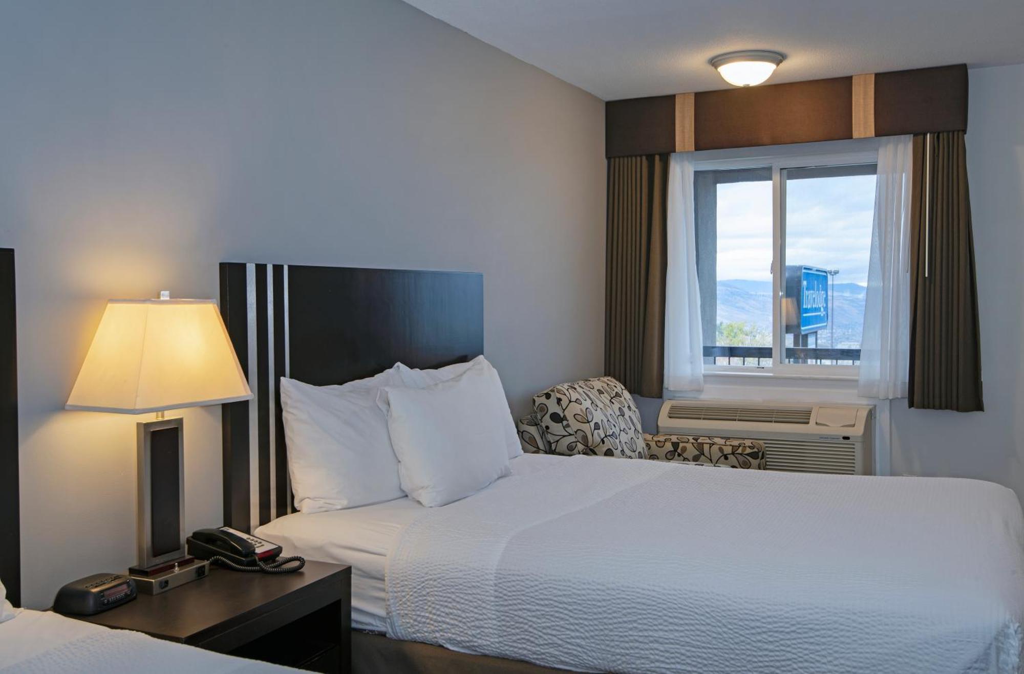 Travelodge By Wyndham Kamloops Mountview Zewnętrze zdjęcie