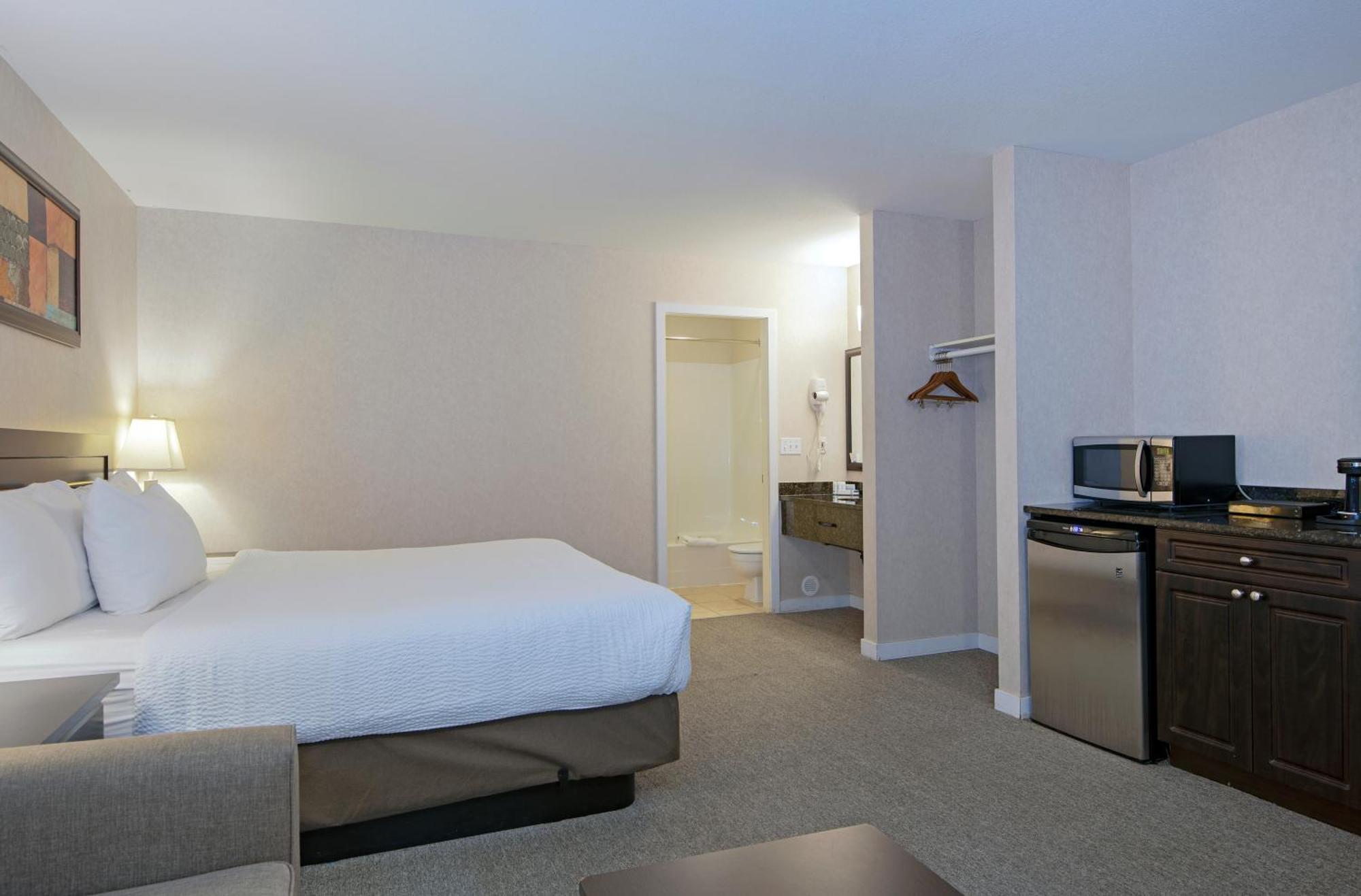 Travelodge By Wyndham Kamloops Mountview Zewnętrze zdjęcie