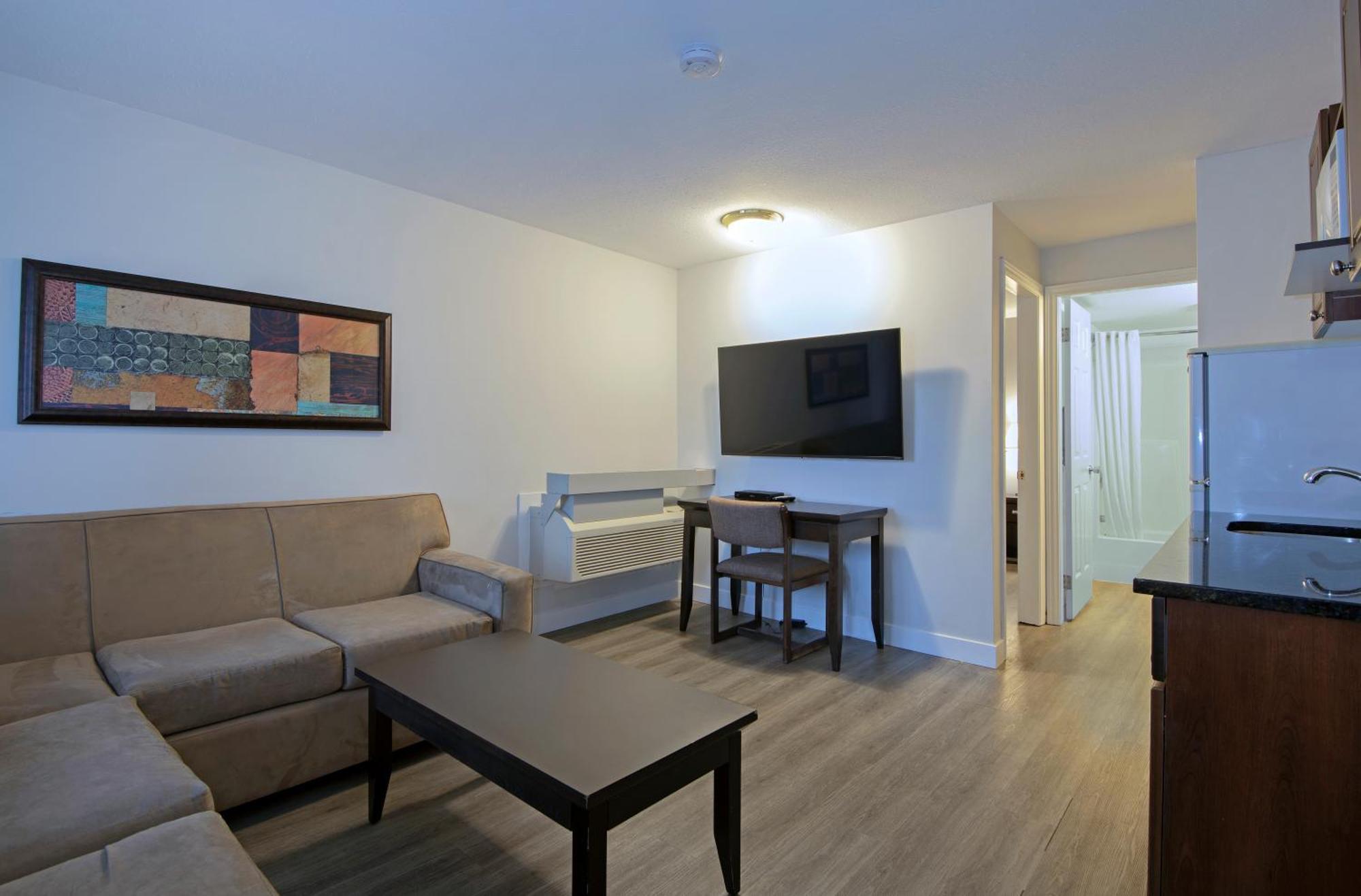 Travelodge By Wyndham Kamloops Mountview Zewnętrze zdjęcie