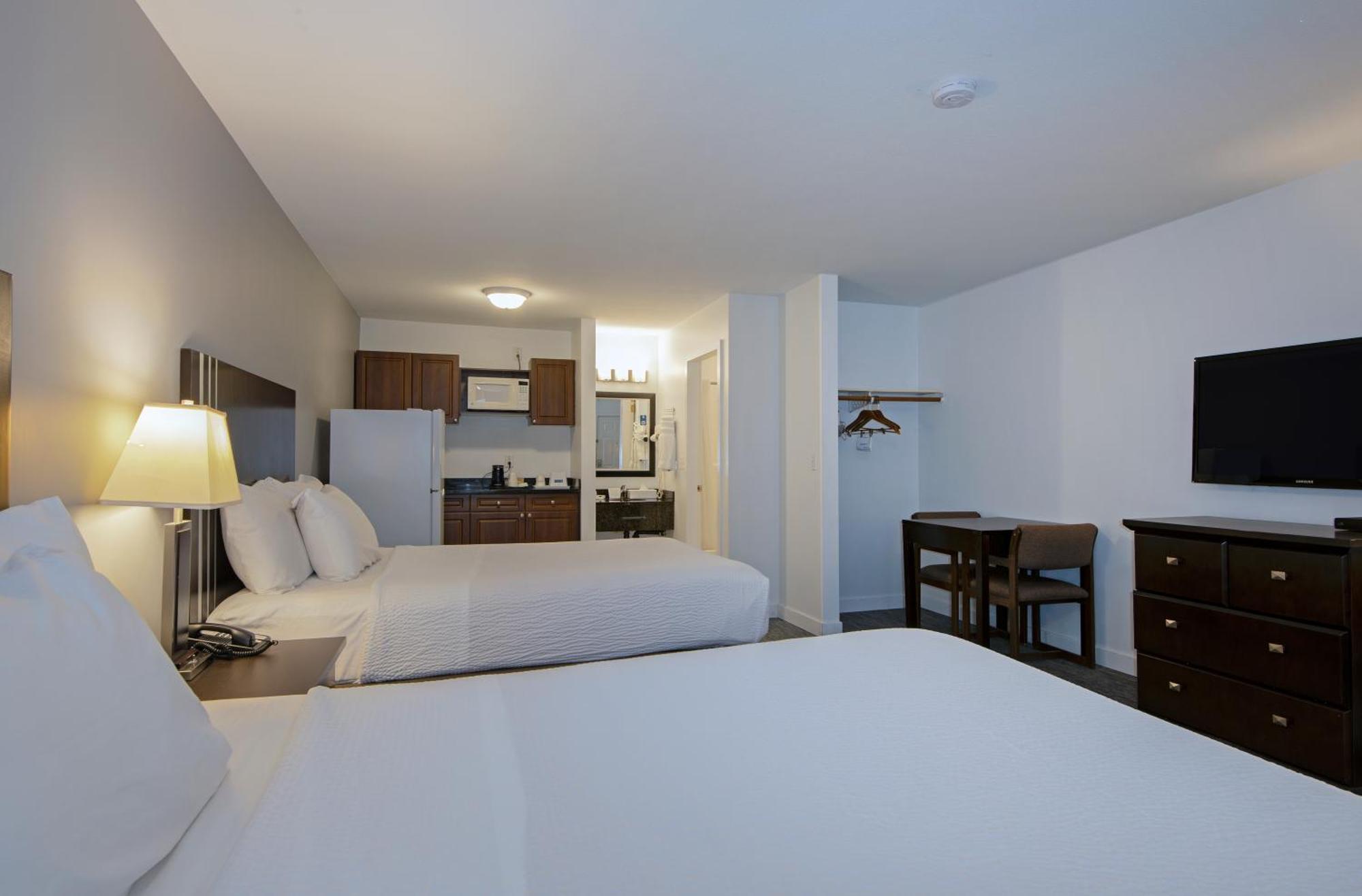 Travelodge By Wyndham Kamloops Mountview Zewnętrze zdjęcie