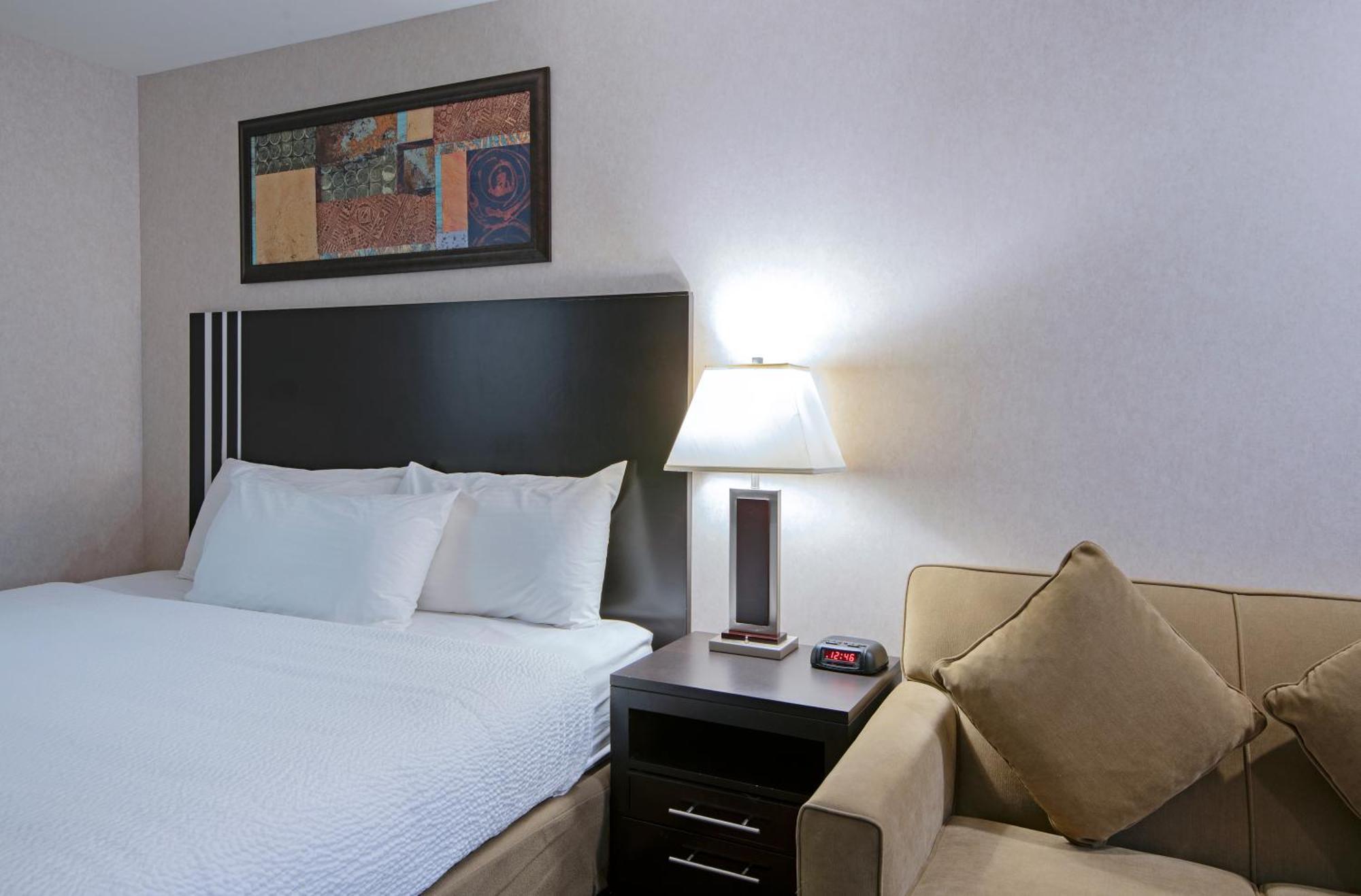 Travelodge By Wyndham Kamloops Mountview Zewnętrze zdjęcie