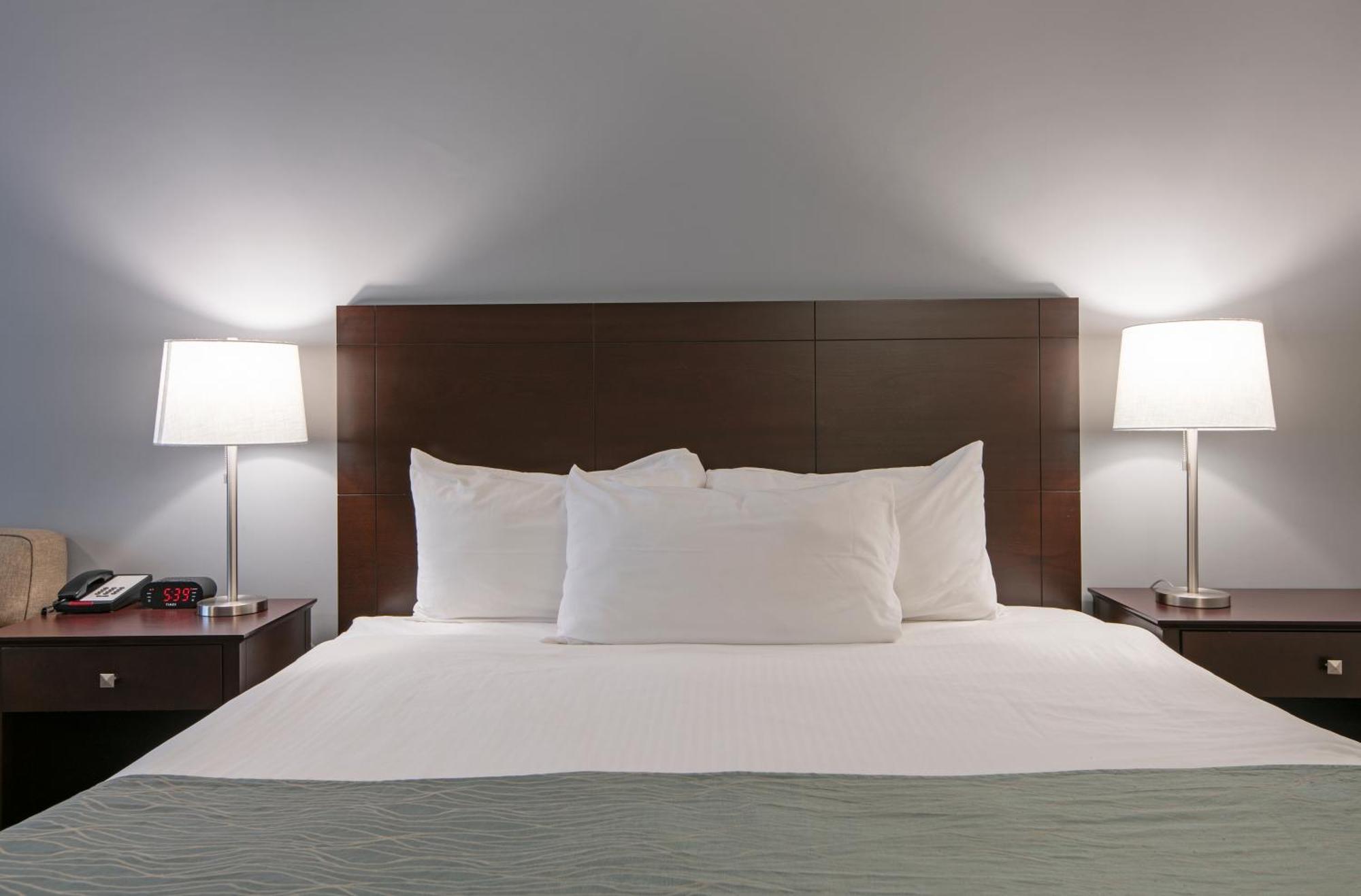 Travelodge By Wyndham Kamloops Mountview Zewnętrze zdjęcie